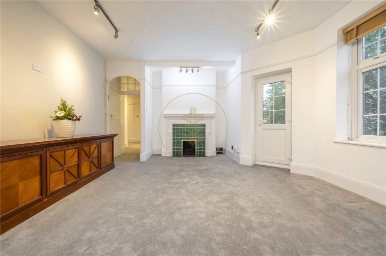 Moreland Court, Finchley Road